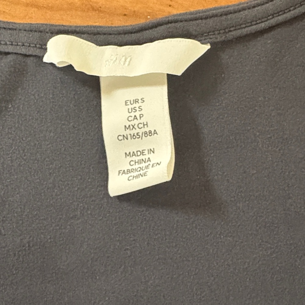 H&M Black Square Neck Short Sleeve Tee - Picture 2 of 4